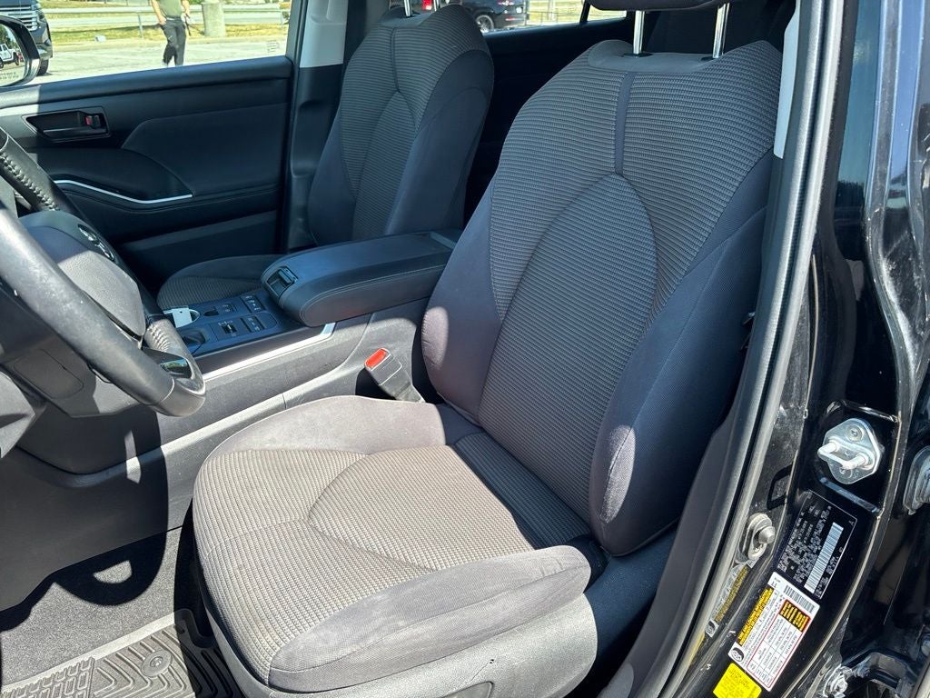 2020 Toyota Highlander LE