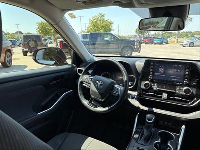 2020 Toyota Highlander LE