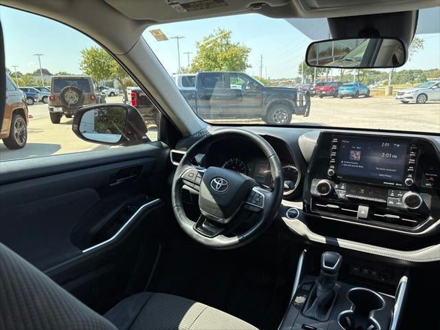 2020 Toyota Highlander LE