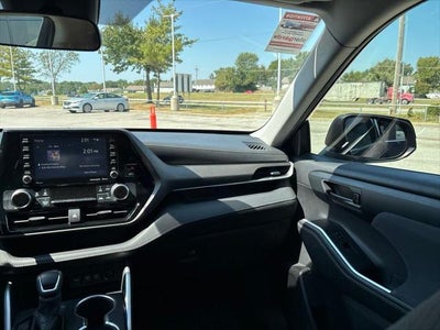 2020 Toyota Highlander LE