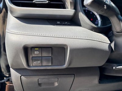 2020 Toyota Highlander LE