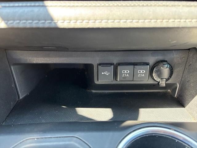 2020 Toyota Highlander LE