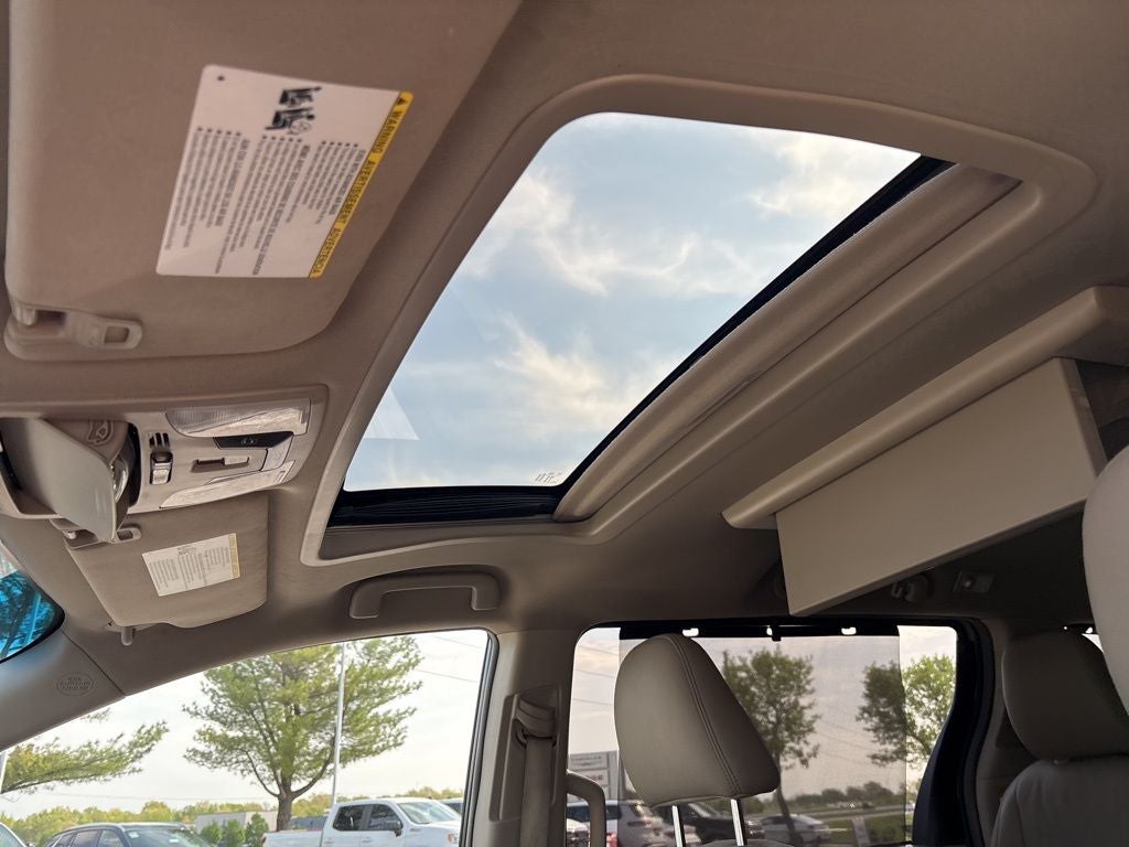 2015 Toyota Sienna XLE Premium 7 Passenger