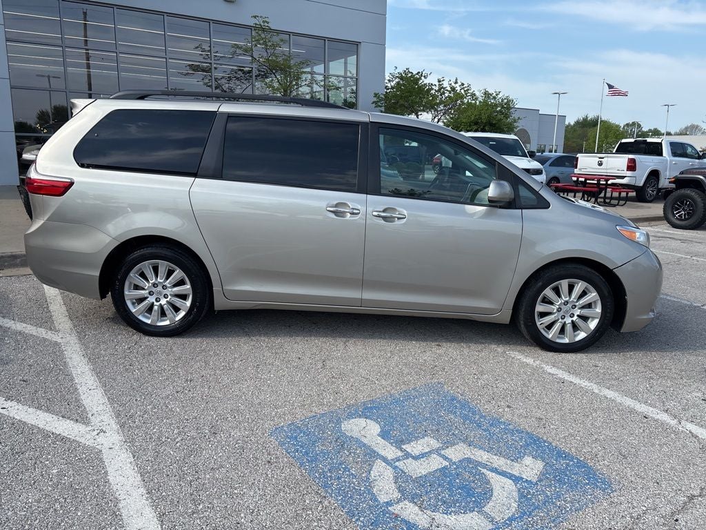 2015 Toyota Sienna XLE Premium 7 Passenger