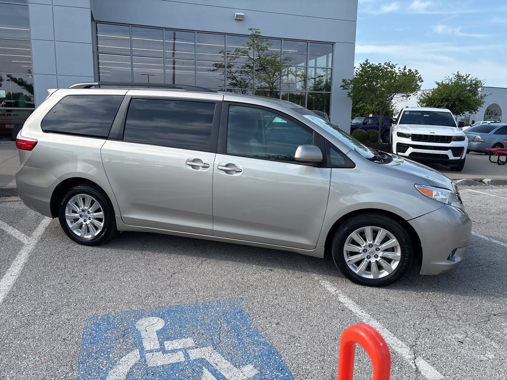 2015 Toyota Sienna XLE Premium 7 Passenger