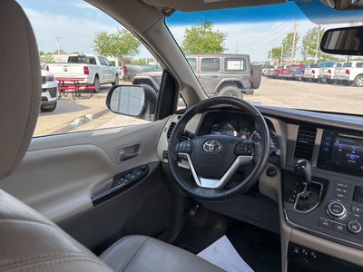2015 Toyota Sienna XLE Premium 7 Passenger