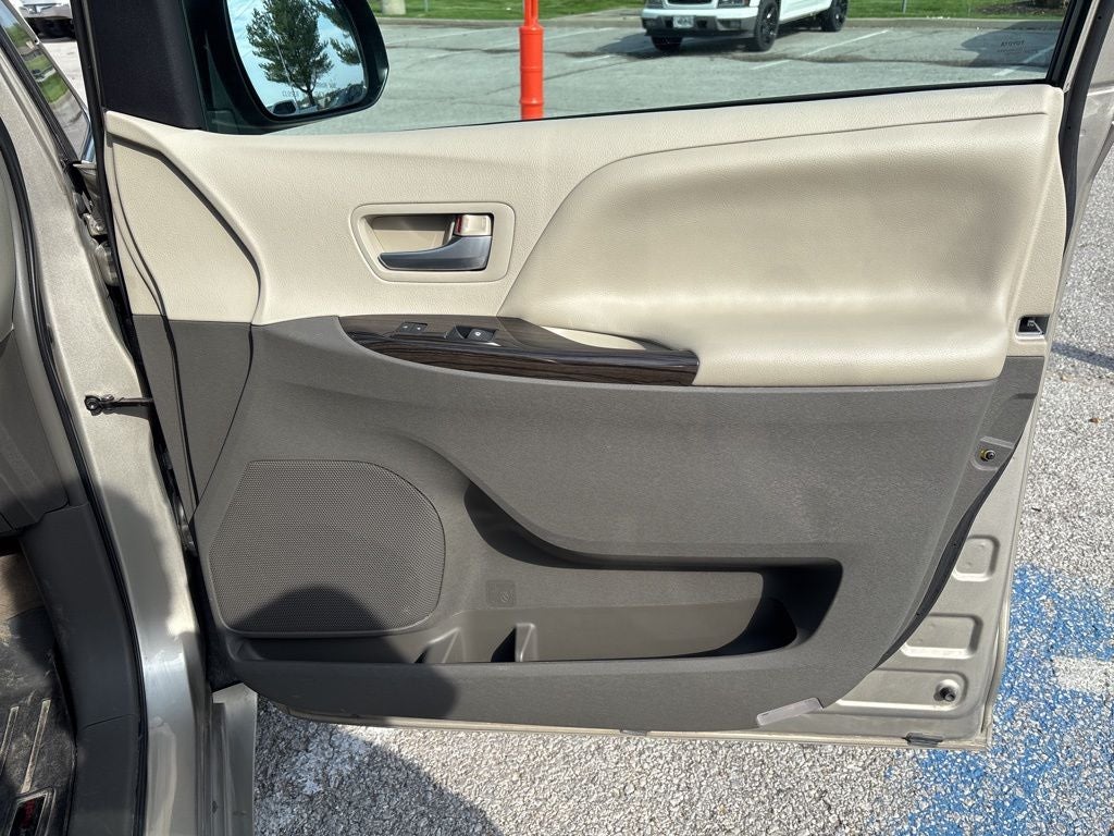 2015 Toyota Sienna XLE Premium 7 Passenger