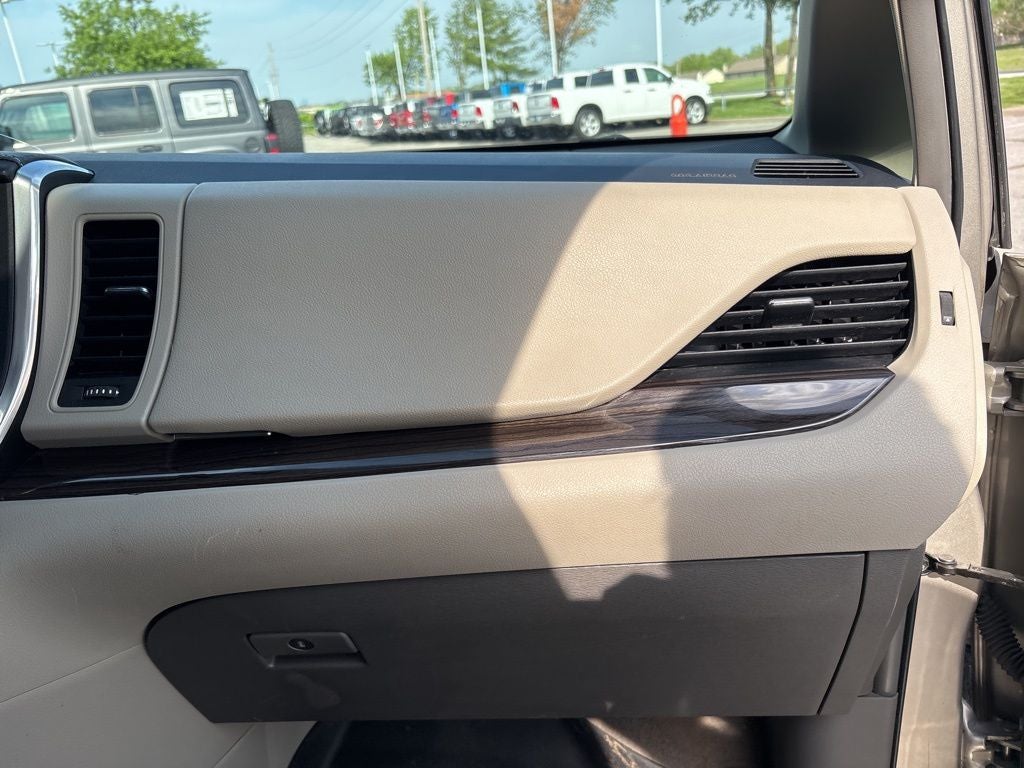 2015 Toyota Sienna XLE Premium 7 Passenger