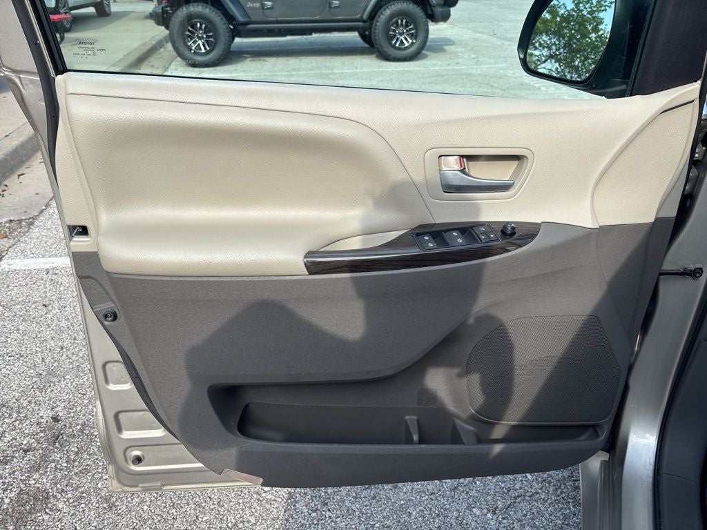 2015 Toyota Sienna XLE Premium 7 Passenger