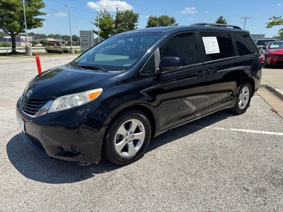 2017 Toyota Sienna LE 8 Passenger