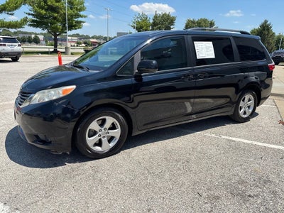 2017 Toyota Sienna LE 8 Passenger