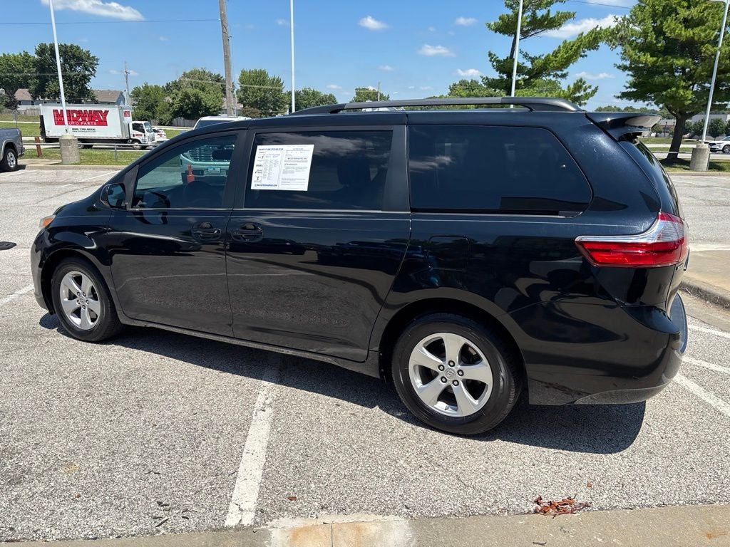 2017 Toyota Sienna LE 8 Passenger