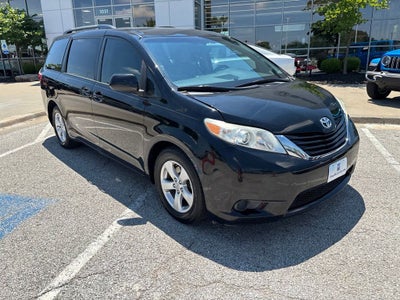 2017 Toyota Sienna LE 8 Passenger