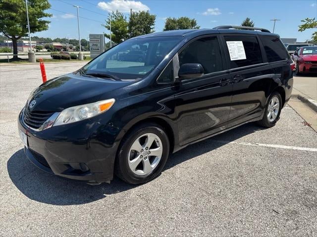 2017 Toyota Sienna LE 8 Passenger