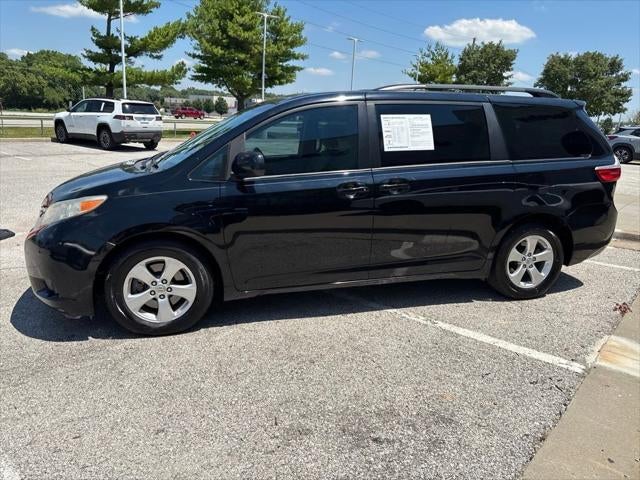 2017 Toyota Sienna LE 8 Passenger