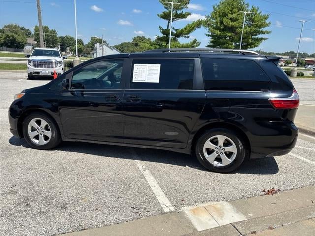2017 Toyota Sienna LE 8 Passenger