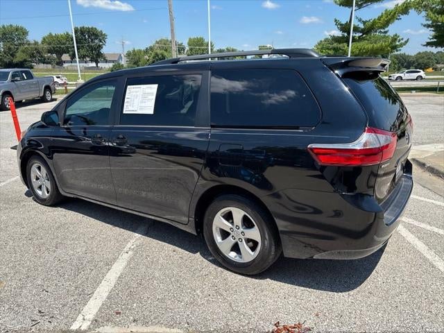 2017 Toyota Sienna LE 8 Passenger