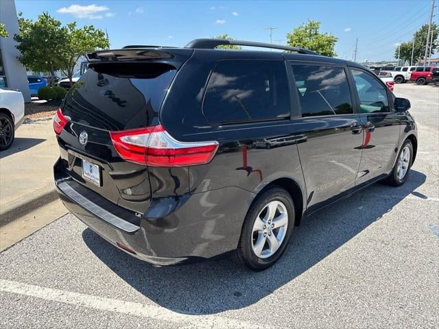 2017 Toyota Sienna LE 8 Passenger
