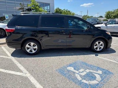 2017 Toyota Sienna LE 8 Passenger