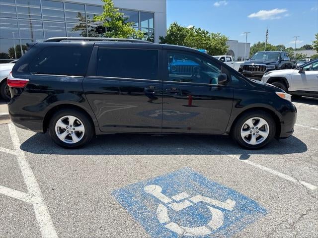 2017 Toyota Sienna LE 8 Passenger