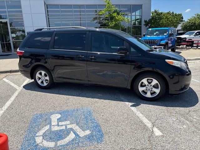 2017 Toyota Sienna LE 8 Passenger