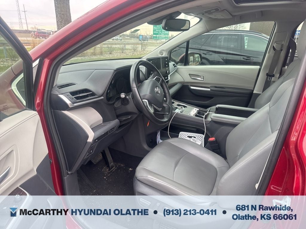 2021 Toyota Sienna XLE 8 Passenger