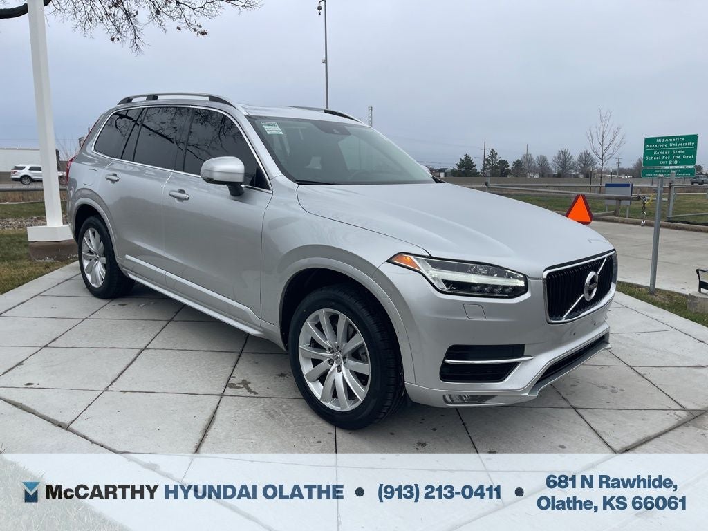 2016 Volvo XC90 T6 Momentum