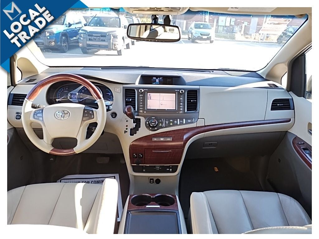 2013 Toyota Sienna AWD 7 Passenger