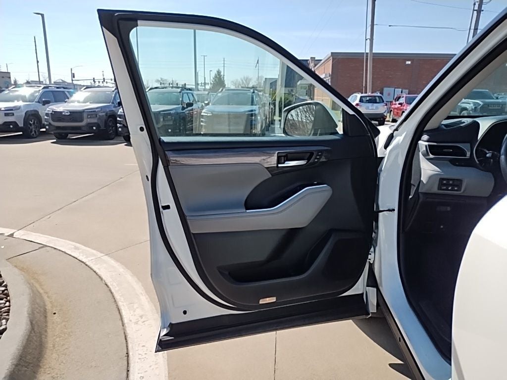 2021 Toyota Highlander Platinum AWD