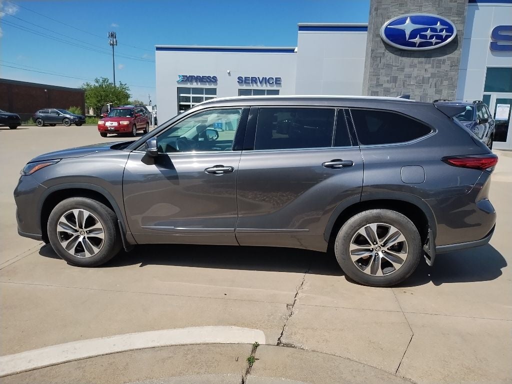 2022 Toyota Highlander XLE