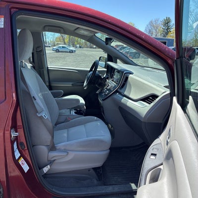2018 Toyota Sienna LE 7 Passenger