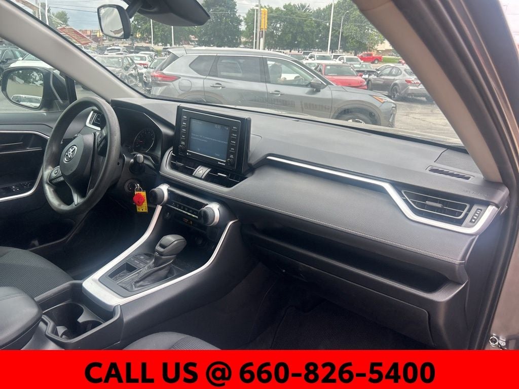 2020 Toyota RAV4 LE