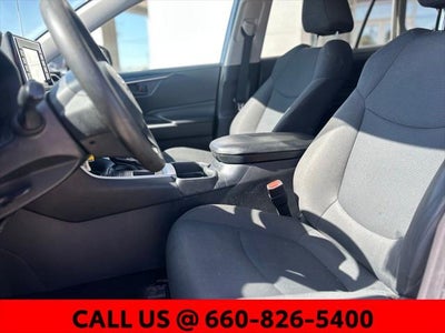 2020 Toyota RAV4 LE