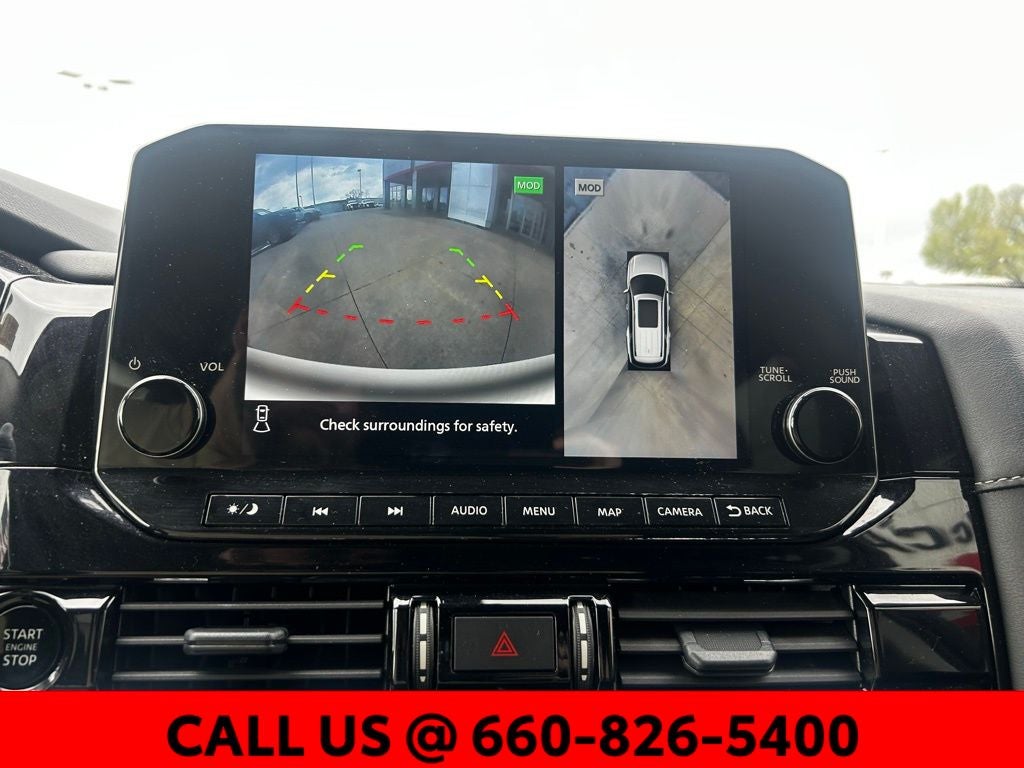 2025 Nissan Pathfinder SL