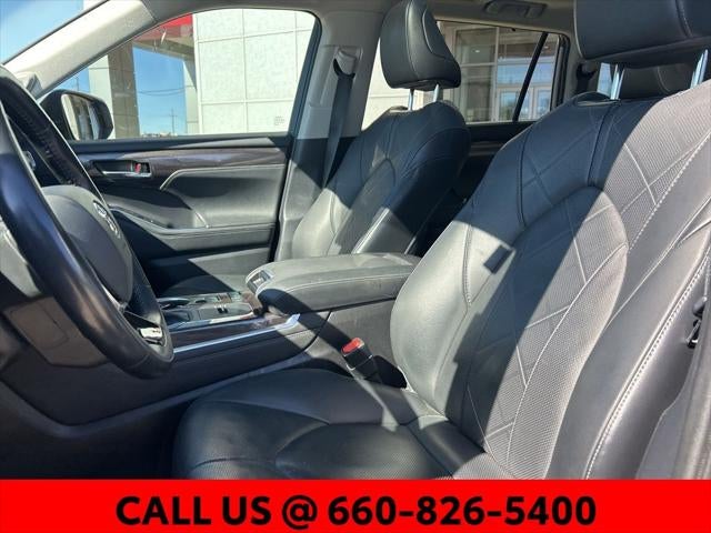 2021 Toyota Highlander Hybrid Platinum