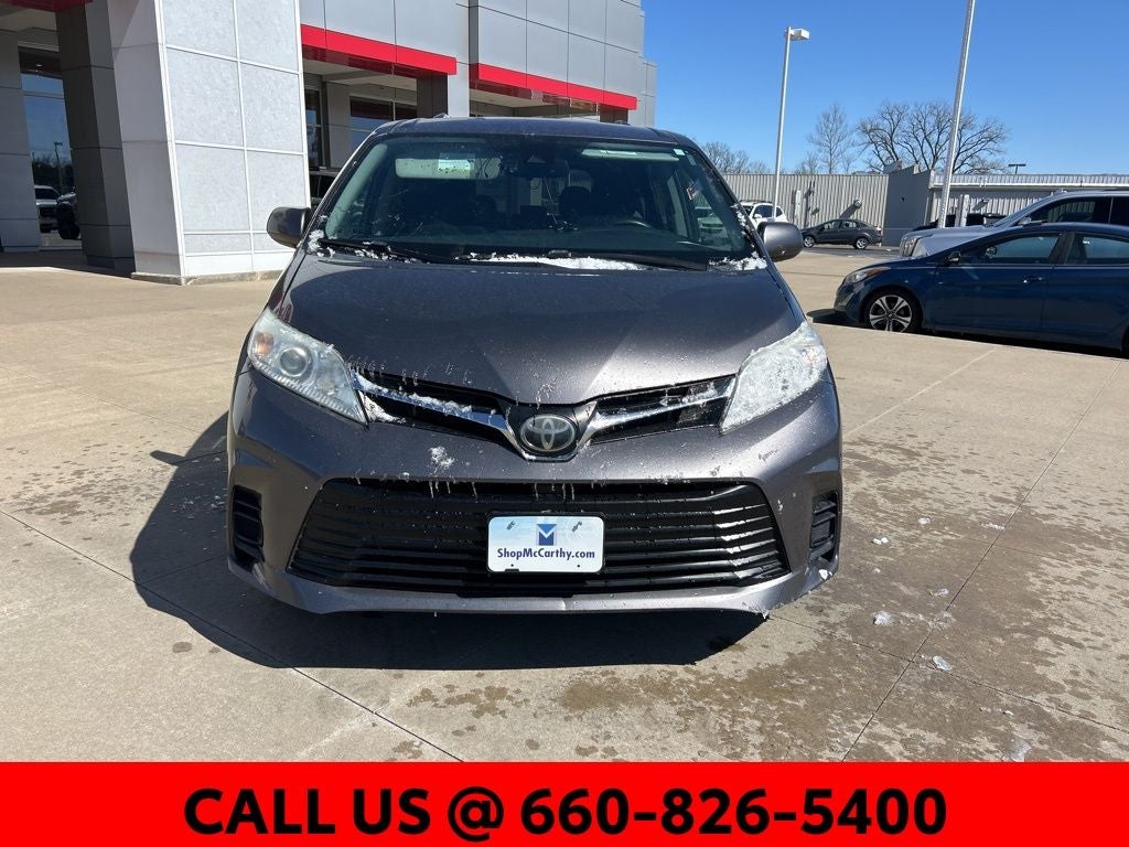 2020 Toyota Sienna LE 7 Passenger