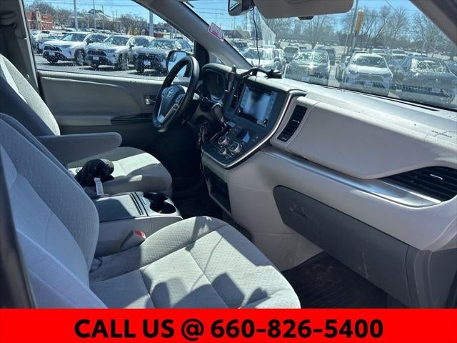 2020 Toyota Sienna LE 7 Passenger