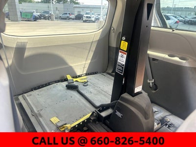 2016 Toyota Sienna LE 8 Passenger