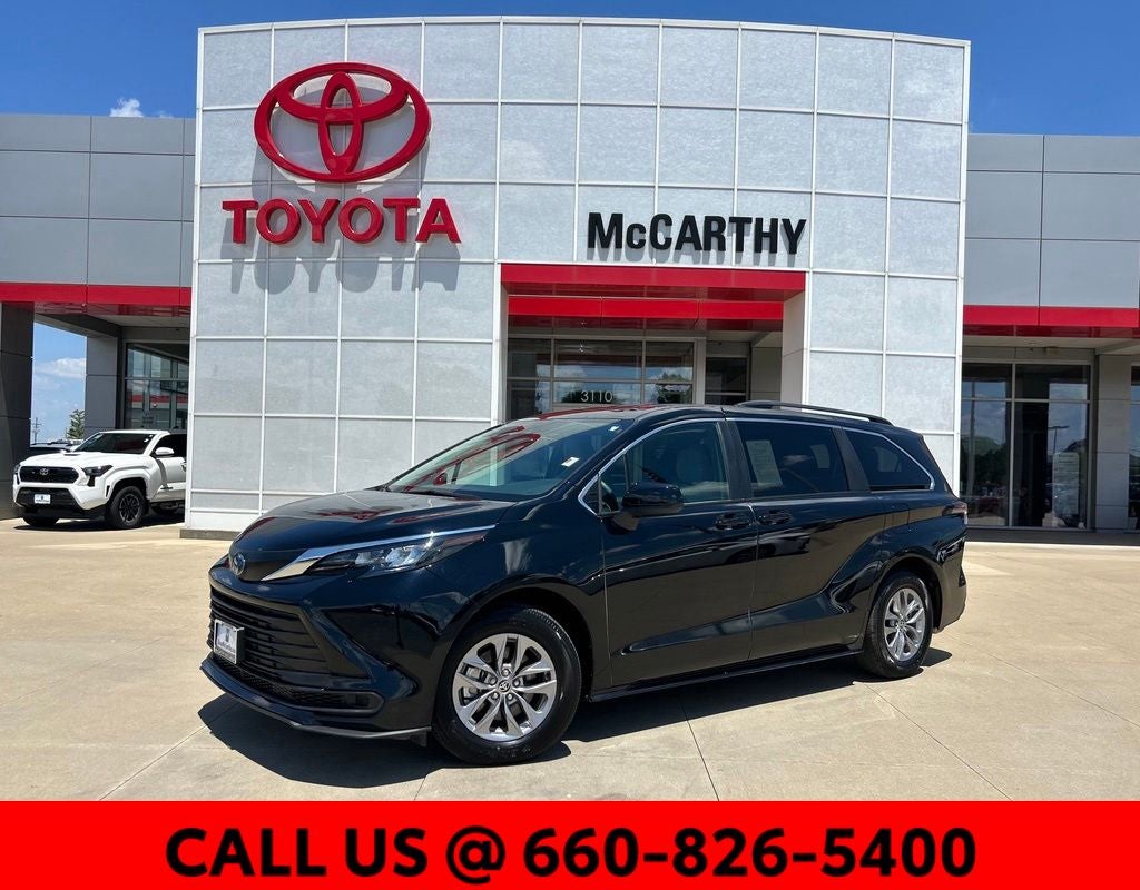 2025 Toyota Sienna LE 8 Passenger