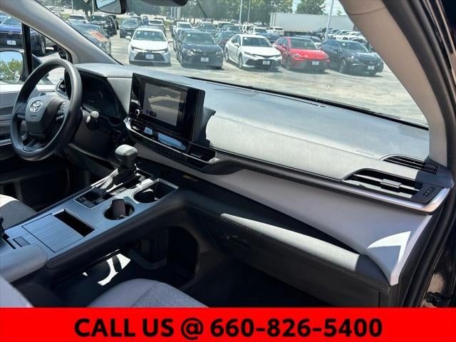 2025 Toyota Sienna LE 8 Passenger