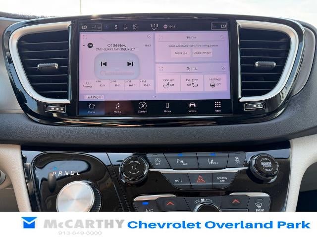 2024 Chrysler Pacifica Touring L