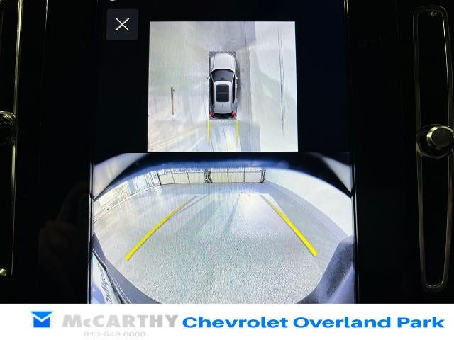 2025 Volvo XC40 Plus Bright Theme