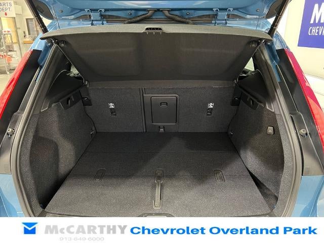 2025 Volvo XC40 Plus Bright Theme