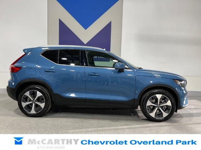 2025 Volvo XC40 Plus Bright Theme