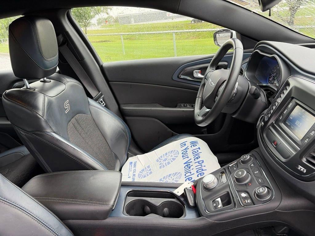 2016 Chrysler 200 S
