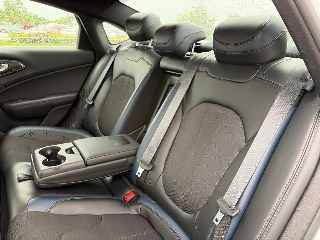 2016 Chrysler 200 S