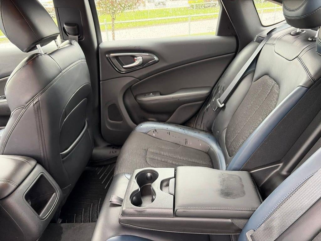 2016 Chrysler 200 S