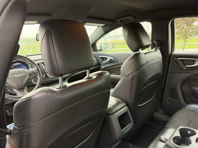 2016 Chrysler 200 S