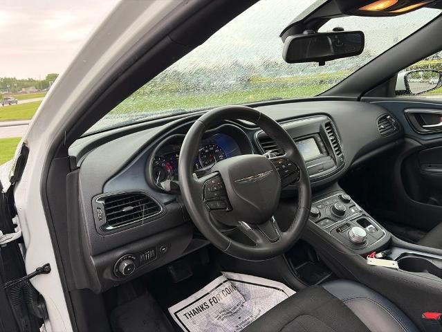 2016 Chrysler 200 S