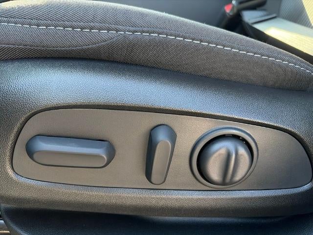 2027 Chevrolet Bolt FWD 4dr LT